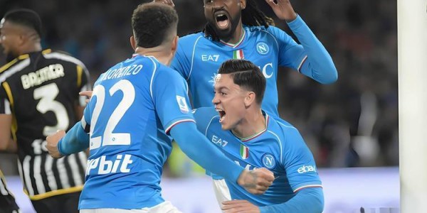 意甲争冠天王山！那不勒斯主场死磕国际米兰，榜首之争谁能领跑？