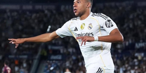 姆巴佩火力全开，2分钟双响创纪录；西甲40战38球，搂着阿隆索喜笑颜开。