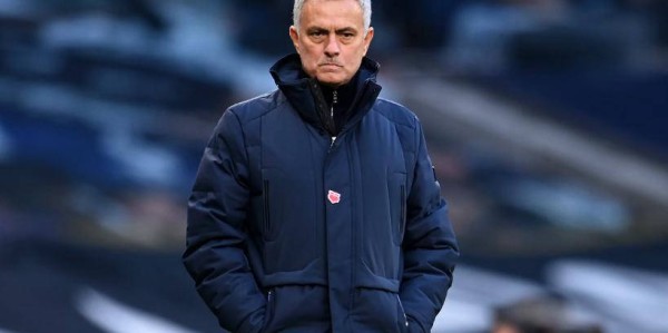 穆里尼奥正式入主本菲卡，欧冠出线在望！